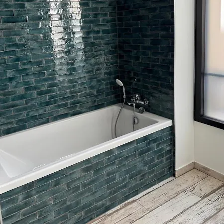 Maison D'exception Face A La Βίλα