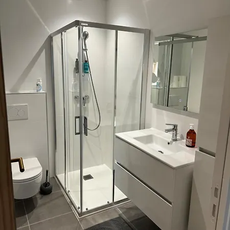 Maison D'exception Face A La *