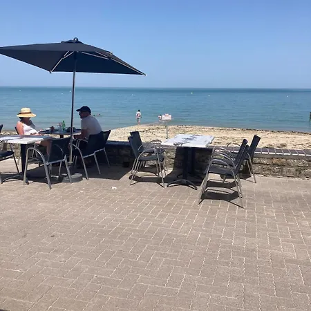 Maison D'exception Face A La *