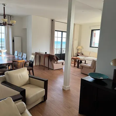 Maison D'exception Face A La