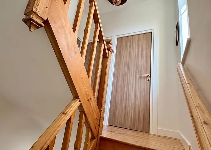 Maison D'exception Face A La