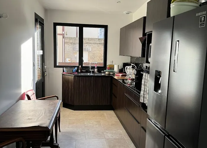 Maison D'exception Face A La *