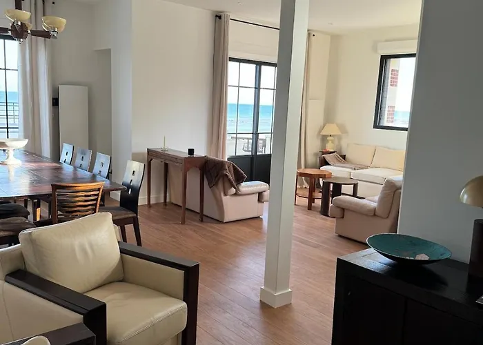 Maison D'exception Face A La